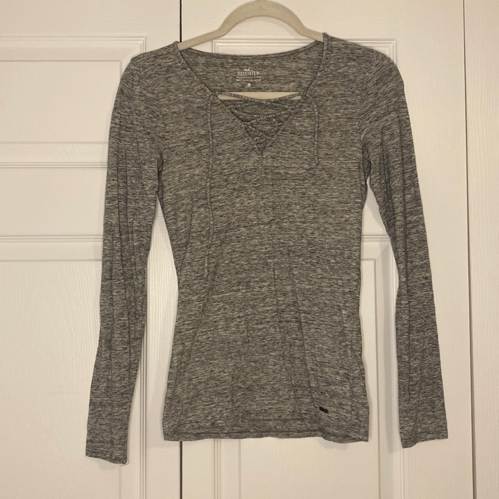 Hollister long sleeve size medium